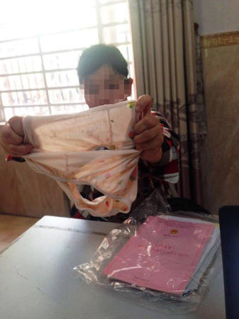 Bé gái bị bố đẻ 'làm chuyện người lớn', người mẹ cầu cứu trong vô vọng?