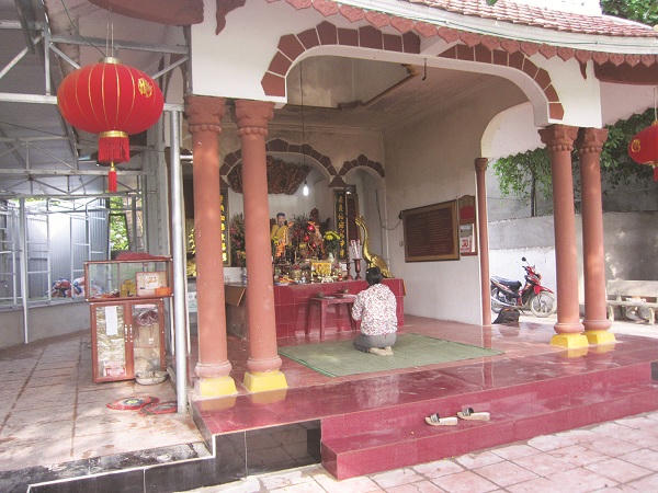 Đổ tiền xây mộ ông ăn mày hoành tráng để... cầu may?