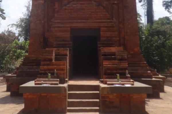 Khám phá bí ẩn quanh báu vật giữa rừng già của người Chăm 