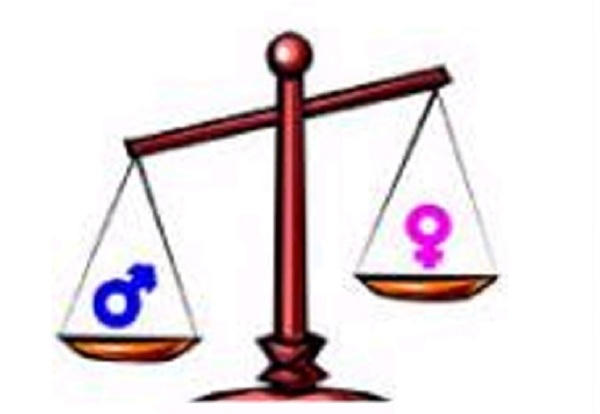 Bị đuổi ra đường vì sinh toàn con gái