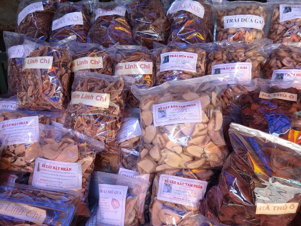 “Thần chết” rình rập vì “cây gì cũng ngâm, rượu gì cũng uống”