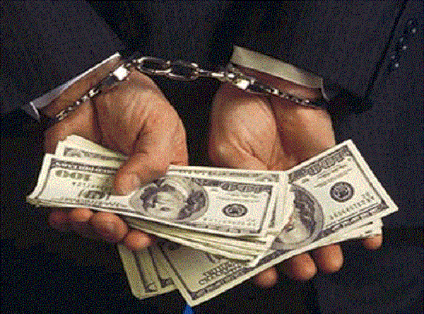 Dựng kịch 'giữa đường gặp cướp' để cướp của công ty