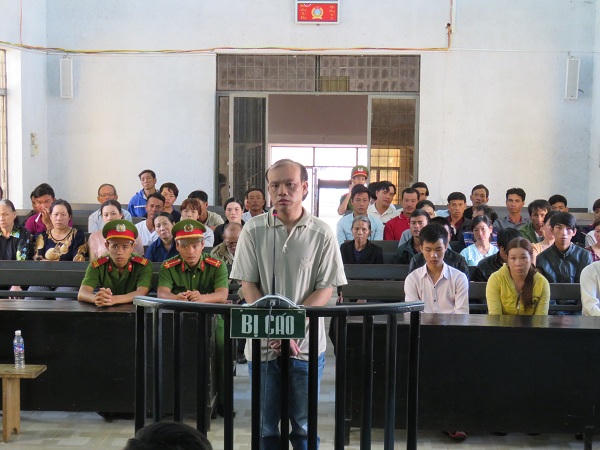 Lĩnh 90 tháng tù vì giăng bẫy điện phòng trộm trong chuồng ngan