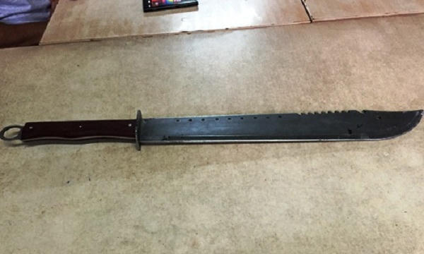 'Ngáo đá' cuồng ghen, chém phăng 4 ngón tay tình địch