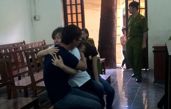 Người đàn bà bị phụ tình, giết chồng rồi nhảy lầu tự tử