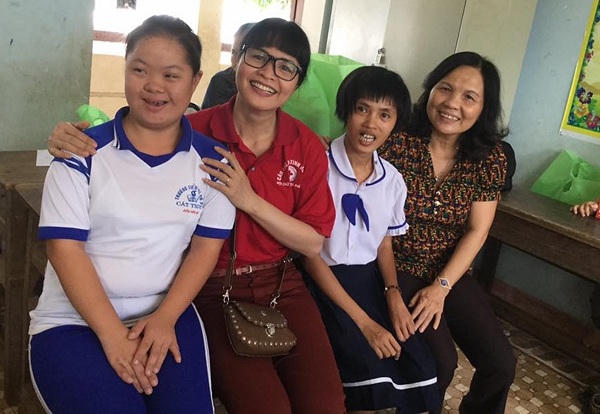 Bình Định: Tấm lòng sẻ chia cảm hóa tâm hồn trẻ khuyết tật