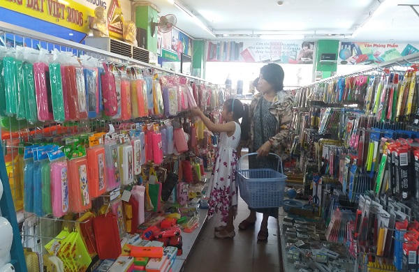 Sách giáo khoa vào mùa, mã đẹp, giá không nhiều biến động