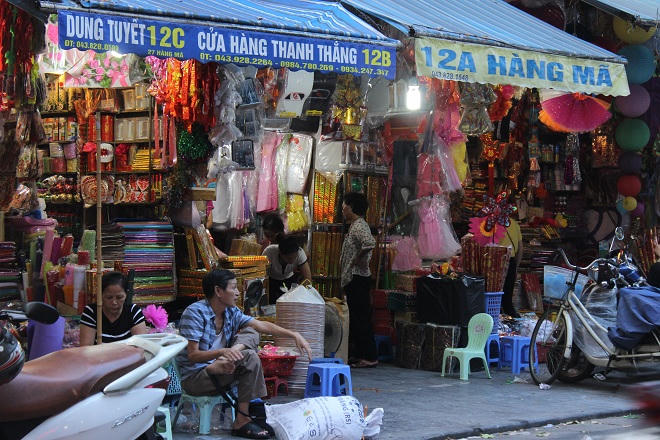 Thị trường vàng mã vào vụ tháng “cô hồn”