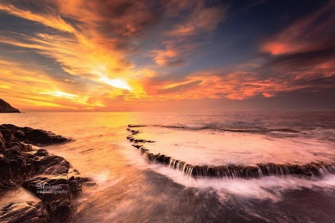 Say đắm với thác trên biển duy nhất tại Việt Nam