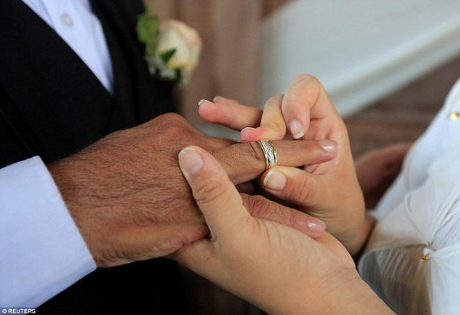 Xúc động đám cưới tập thể trong nhà tù khét tiếng Colombia