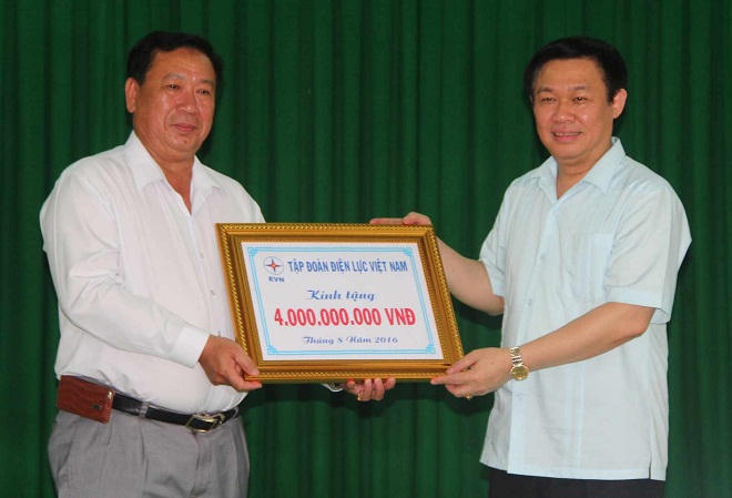 Hết lòng chăm lo đời sống của đồng bào dân tộc