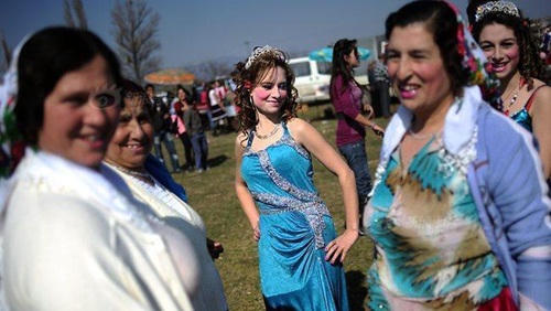 Đến thăm chợ bán cô dâu ở Bulgaria - 2