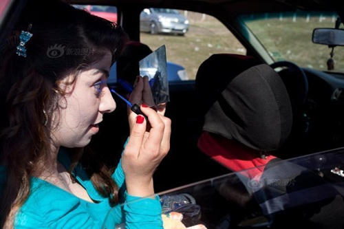 Đến thăm chợ bán cô dâu ở Bulgaria - 5