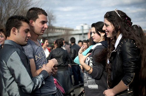 Đến thăm chợ bán cô dâu ở Bulgaria - 6