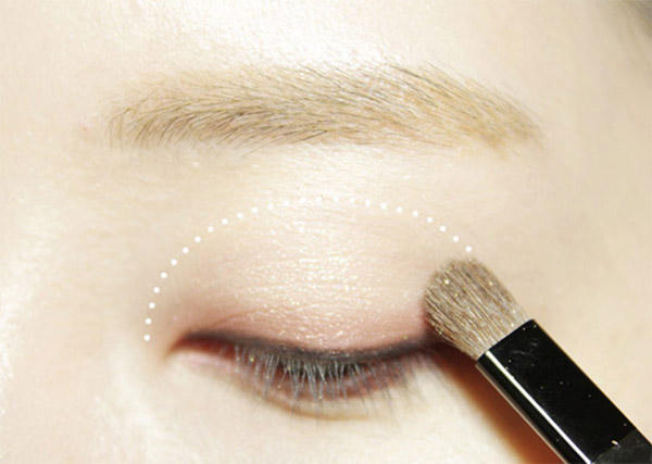 Mẹo trang điểm giúp đôi mắt đẹp hút hồn