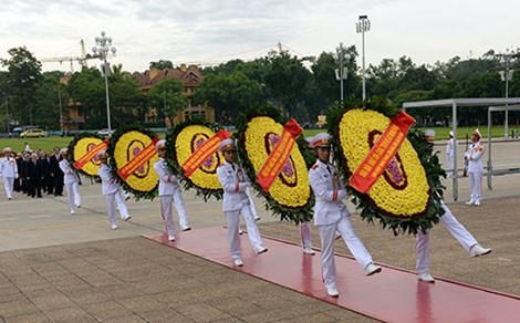 Lãnh đạo Đảng, Nhà nước dâng hương tưởng nhớ Chủ tịch Hồ Chí Minh