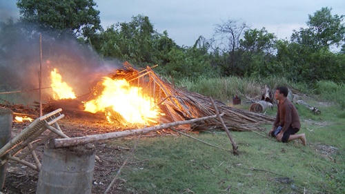 "Ải mỹ nhân": Thúy Diễm đòi lột áo, cào mặt bồ nhí Lương Thế Thành - 8