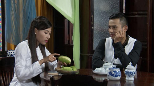 "Ải mỹ nhân": Thúy Diễm đòi lột áo, cào mặt bồ nhí Lương Thế Thành - 4