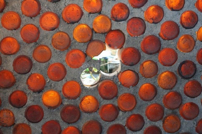 Ngôi làng chai lọ độc lạ