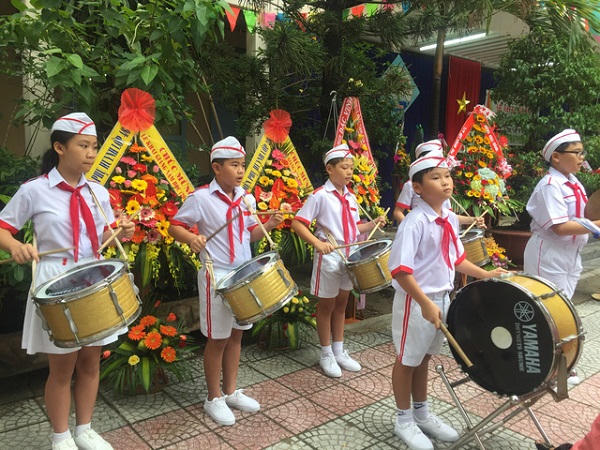 Ấn tượng hình ảnh chào mừng năm học mới trên cả nước