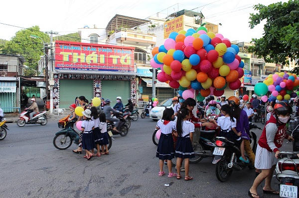 Ấn tượng hình ảnh chào mừng năm học mới trên cả nước