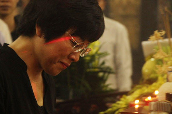 'Sao' tên tuổi nức nở tiễn biệt nghệ sĩ Hán Văn Tình