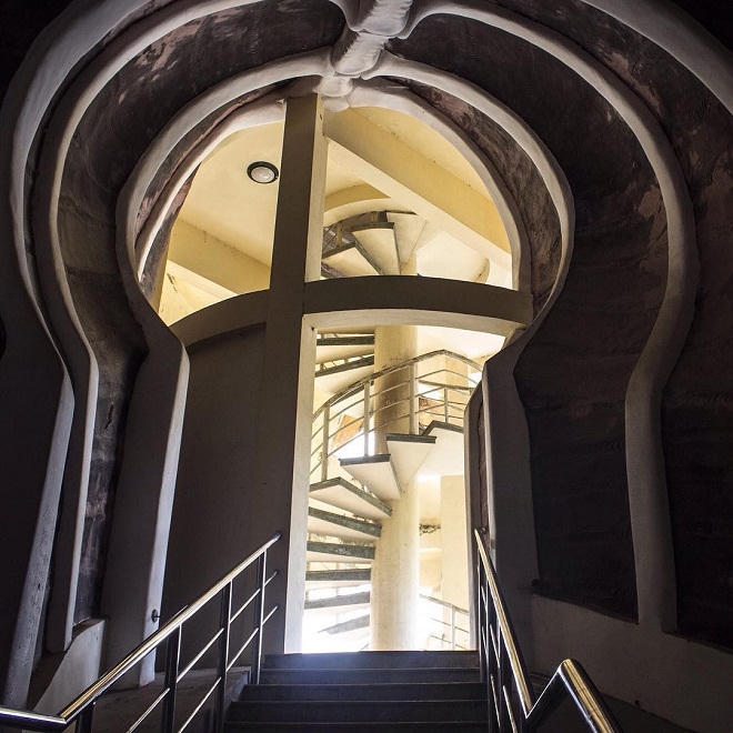 Nét ma mị đầy ám ảnh trong công viên bỏ hoang ở Huế