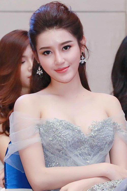 Vẻ đẹp ngất ngây của Á hậu Huyền My khi diện váy mỏng như sương