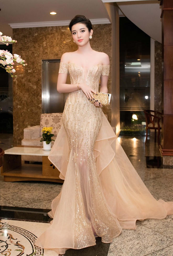 Vẻ đẹp ngất ngây của Á hậu Huyền My khi diện váy mỏng như sương