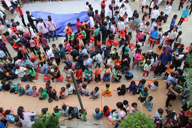 Trẻ vùng cao e thẹn chia sẻ ước mơ Tết Trung thu