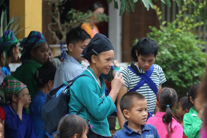 Trẻ vùng cao e thẹn chia sẻ ước mơ Tết Trung thu