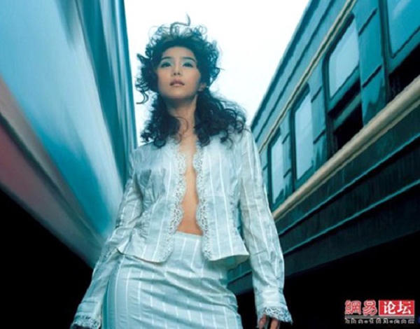 Bật cười với những mái tóc dị hợm của sao Hoa ngữ