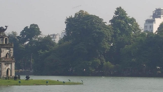 Chuyện lạ quanh Tháp Rùa giáp ngày 10/10