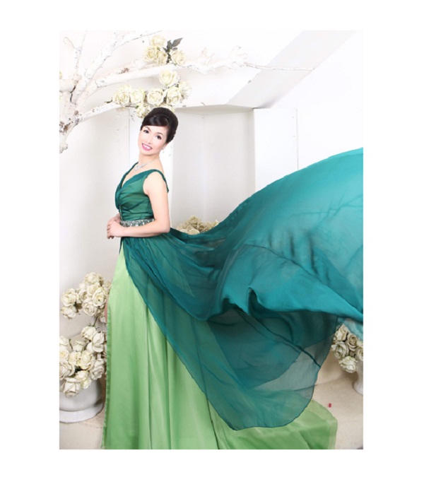 Ngắm vẻ đẹp của Hoa hậu Việt Nam đầu tiên