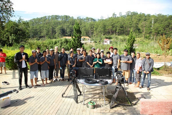 Huy Khánh sợ hãi khi bị “nhát ma” trong “Vali… tình yêu”