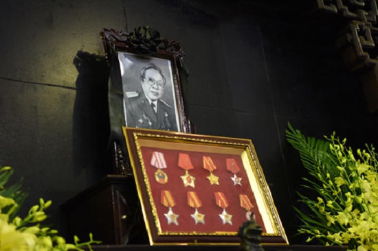 Tiễn biệt nhạc sĩ “Hà Nội một trái tim hồng“