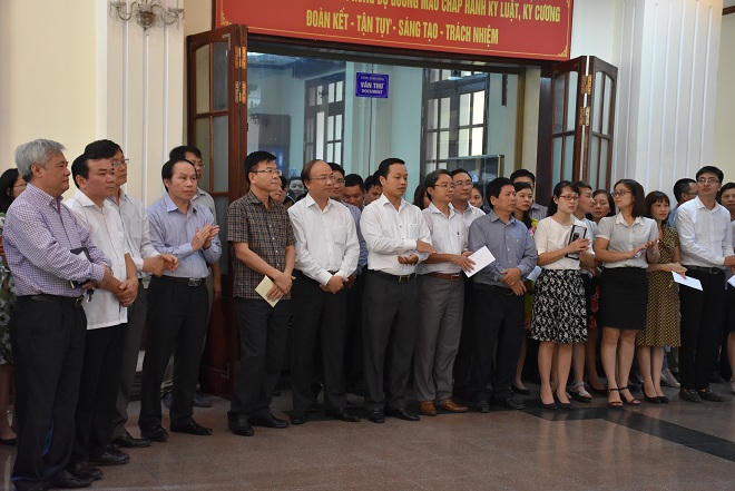 Bộ Tư pháp quyên góp ủng hộ đồng bào miền Trung bị lũ lụt