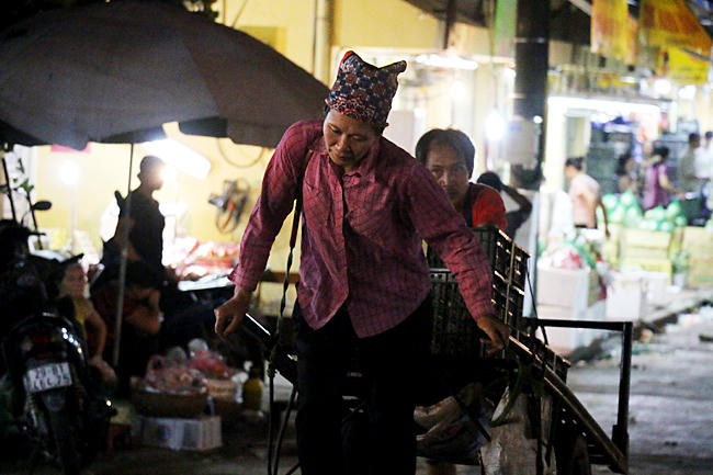 Đêm 20/10 nhọc nhằn của những người đàn bà gánh việc đàn ông