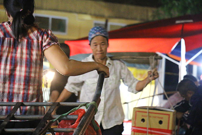 Đêm 20/10 nhọc nhằn của những người đàn bà gánh việc đàn ông