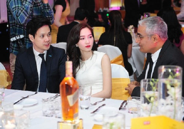 Hoa hậu Đặng Thu Thảo công khai hình ảnh người yêu