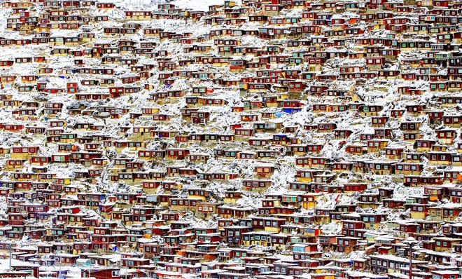 Ảnh cô gái đan lưới ở làng chài Việt đạt giải nhất quốc tế