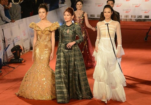 Dàn sao Việt lộng lẫy, quyến rũ trên thảm đỏ Liên hoan phim Quốc tế Hà Nội