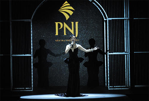 thanh-hang-mang-trang-suc-2-6-ty-dong-len-san-dien-3