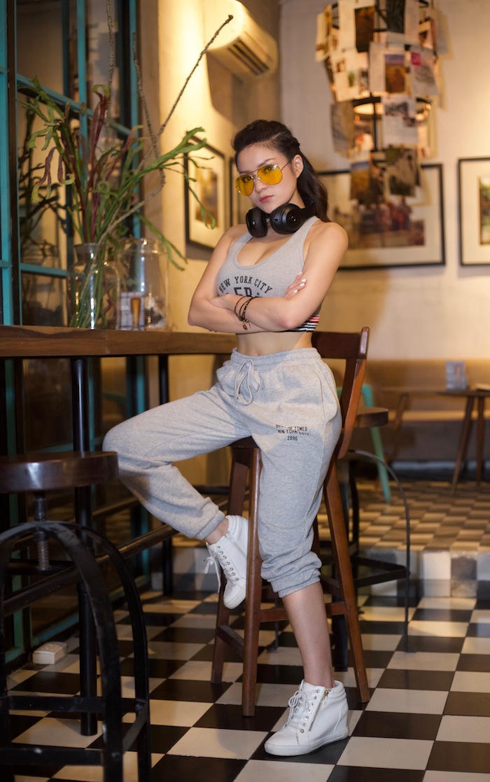 Thuỷ Top lên tiếng trước tranh cãi dữ dội về hình tượng cô giáo gợi cảm