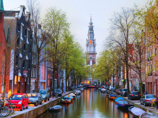 Điểm đến thích hợp cho ai muốn bay nhảy một mình 