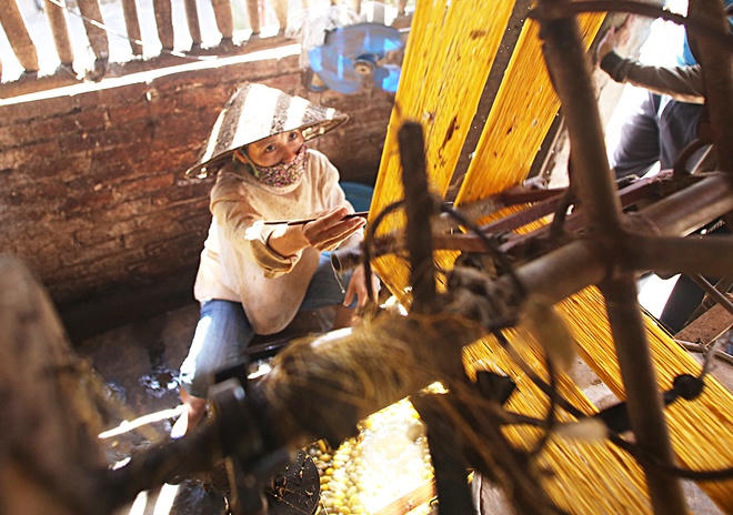 Về Nam Định ghé thăm làng nghề tơ tằm Cổ Chất 