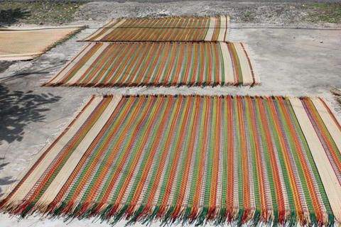 Về thăm làng chiếu Định Yên 