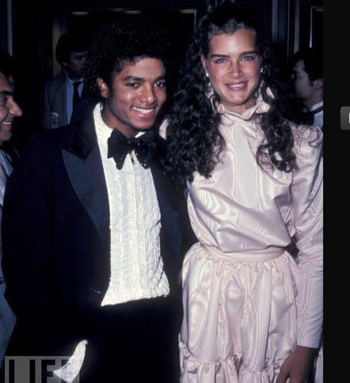 Những khoảnh khắc đáng nhớ trong đời Michael Jackson