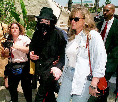 Những khoảnh khắc đáng nhớ trong đời Michael Jackson