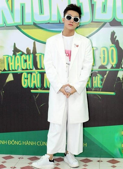 Khán giả 'trố mắt' tước phong cách lạ - dị của sao Việt 